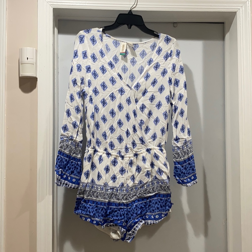 Mimi Chica Long Sleeve Romper. Size L.